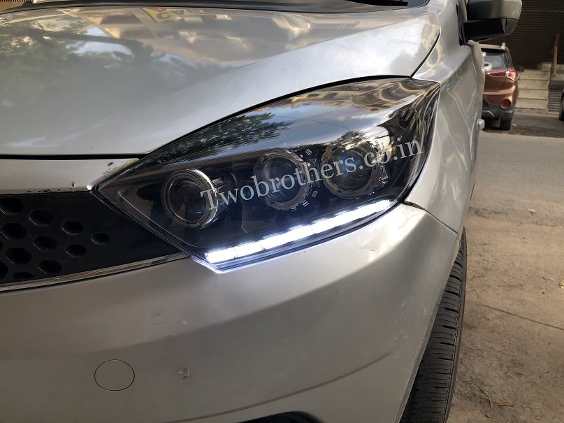 tiago-single-projector-headlights-with-matrix-drl (1)